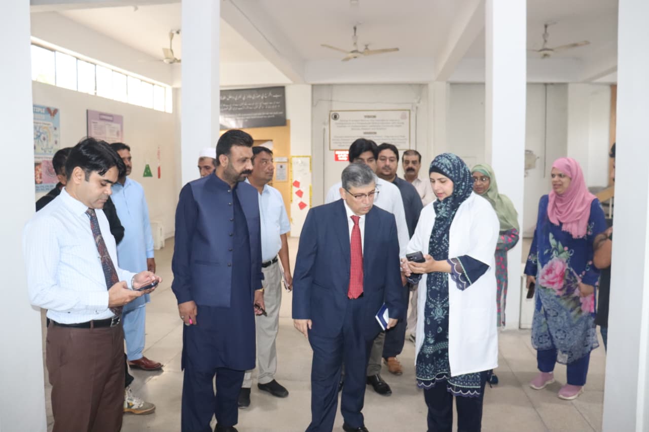Vice Chancellor Visit to Pharmacology and Pathology Departments